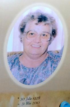 ALDUM-Nellie-1928-2010-F_03