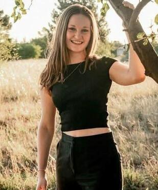 GROVÉ-Jana-2004-2025-F