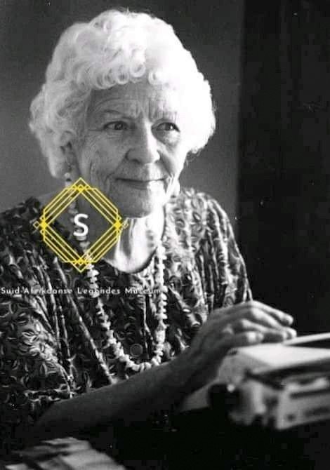 NEETHLING.POHL-Anna-Servasina-Nn-AnnaNeethling.Pohl-nee-Pohl-X-Ulrich-XX-Neethling-1906-1992-Prof-F_3