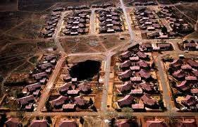 OOSTHUIZEN-Jacoba-J-W-1951-1964-BlyvooruitzightSinkhole-F-02